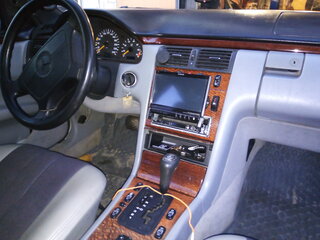 1997 Mercedes-Benz E-Класс 230 II (W210, S210), серебристый, 999000 рублей, вид 5