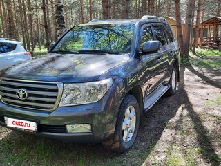 2011 Toyota Land Cruiser 200 Series, серый, 3100000 рублей, вид 3