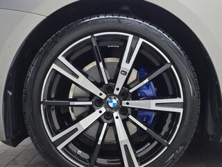 2025 BMW 5 серии 530i xDrive VIII (G60/G61/G68), серебристый, 7471623 рублей, вид 5