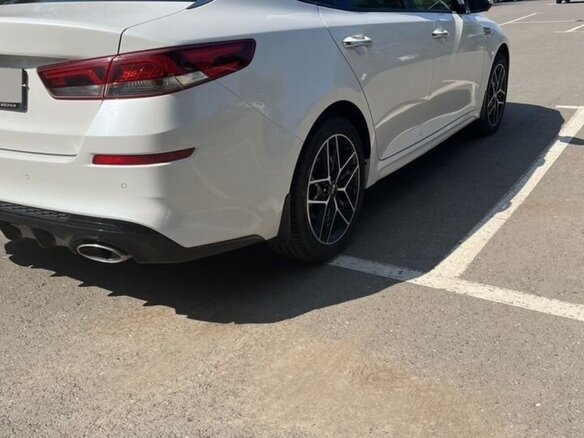 2019 Kia Optima IV Рестайлинг, белый, 2040000 рублей - вид 3
