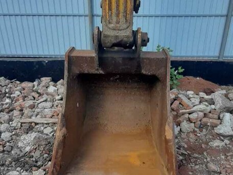 2011 Komatsu PC220-8, жёлтый, 4500000 рублей, вид 3