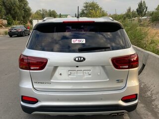 2018 Kia Sorento 8-speed III Prime Рестайлинг, серебристый, 2589000 рублей, вид 4