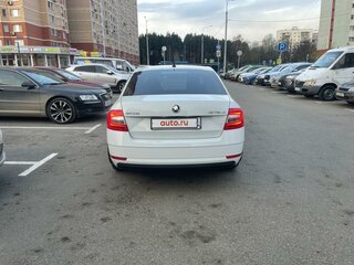 2019 Skoda Octavia III (A7) Рестайлинг, белый, 1780000 рублей, вид 4
