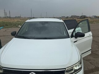 2021 Volkswagen Tiguan II Рестайлинг, белый, 4000000 рублей, вид 2
