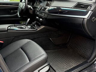 2013 BMW 5 серии 520i VI (F10/F11/F07), чёрный, 1800000 рублей, вид 2