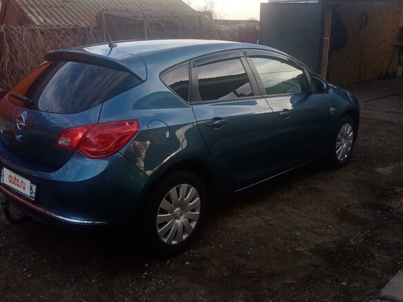 2013 Opel Astra J Рестайлинг, синий, 1100000 рублей - вид 9