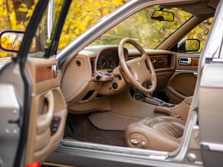 1995 Jaguar XJ Classic Sovereign II (X300), серый, 1700000 рублей, вид 5