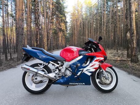 1999 Honda CBR 600F, красный, 340000 рублей, вид 1