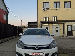 2008 Opel Astra GTC H Рестайлинг, белый, 650000 рублей, вид 2