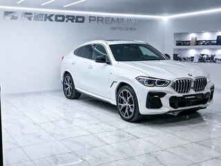 2022 BMW X6 40i III (G06), белый, 9450000 рублей, вид 2