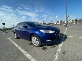 2017 Ford Focus III Рестайлинг, синий, 900000 рублей, вид 3