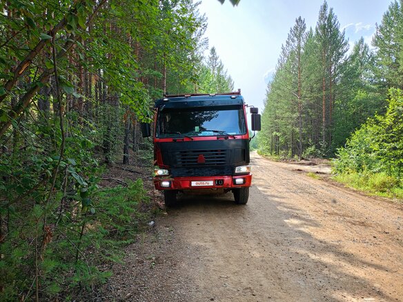 2008 Sinotruk Howo A5, красный, 1500000 рублей - вид 12