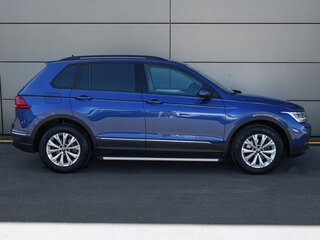 2021 Volkswagen Tiguan II Рестайлинг, синий, 2849000 рублей, вид 4