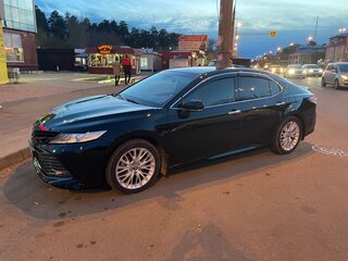 2020 Toyota Camry VIII (XV70), чёрный, 3000000 рублей, вид 3