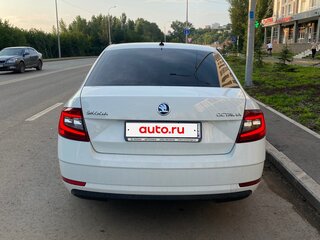 2017 Skoda Octavia III (A7) Рестайлинг, белый, 1598000 рублей, вид 4