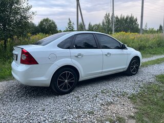 2010 Ford Focus II Рестайлинг, белый, 550000 рублей, вид 5