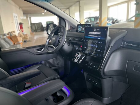 2025 Hyundai Staria I, чёрный, 8080000 рублей, вид 5