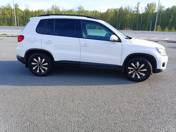 2011 Volkswagen Tiguan I Рестайлинг, белый, 890000 рублей - вид 3