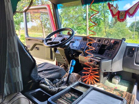 1995 Scania R-Series, оранжевый, 850000 рублей, вид 2