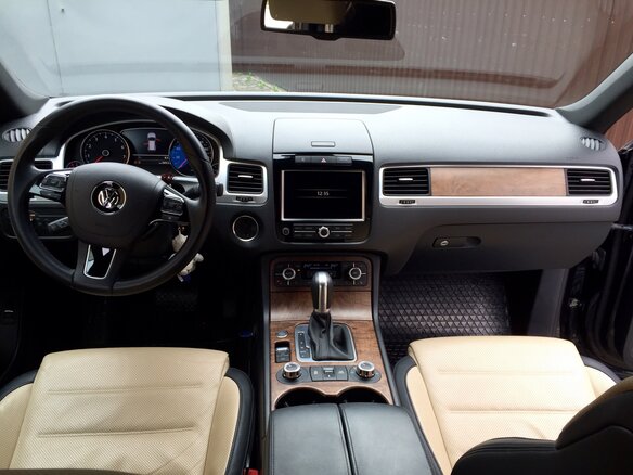2013 Volkswagen Touareg II, чёрный - вид 5