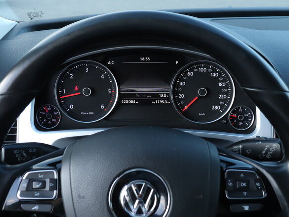 2016 Volkswagen Touareg II Рестайлинг, синий - вид 10