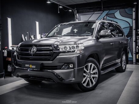 2017 Toyota Land Cruiser 200 Series Рестайлинг 2, белый, 6300000 рублей, вид 1
