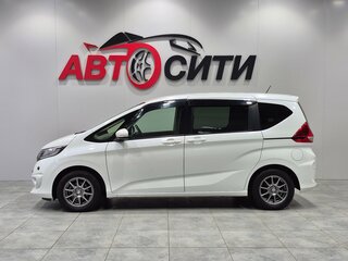2019 Honda Freed II, белый, 1581000 рублей, вид 4