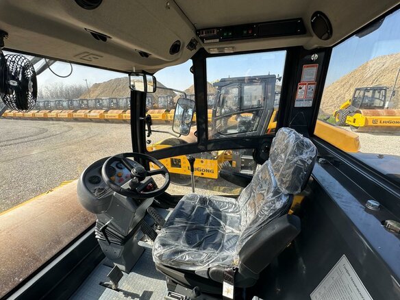 2022 LiuGong CLG 6114E, 5800000 рублей - вид 5