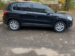 2010 Volkswagen Tiguan I, чёрный, 1150000 рублей, вид 2