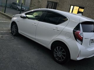 2017 Toyota Aqua I Рестайлинг 2, белый, 910000 рублей, вид 5