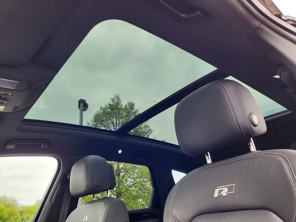 2019 Volkswagen Touareg III, чёрный, 5100000 рублей - вид 10