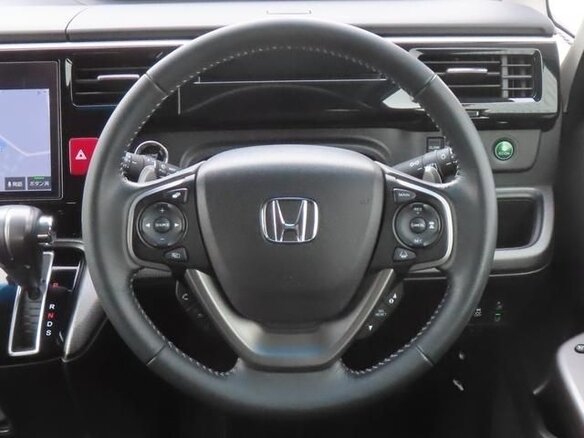 2022 Honda Stepwgn Spada V Рестайлинг, серый, 1900000 рублей - вид 16