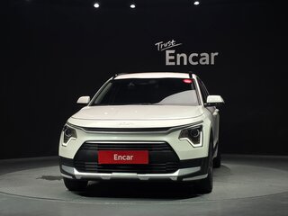 2023 Kia Niro II, белый, 2370000 рублей, вид 2