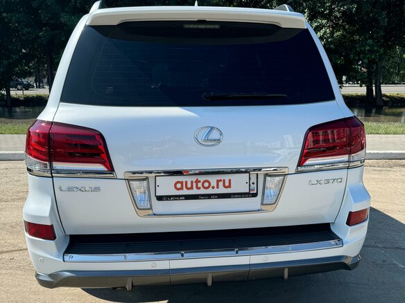 2014 Lexus LX 570 III Рестайлинг, белый, 6200000 рублей - вид 3