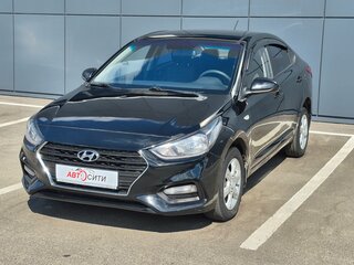 2018 Hyundai Solaris II, чёрный, 855000 рублей, вид 3