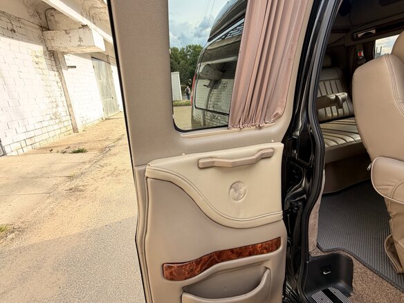 2013 Chevrolet Express II, чёрный, 4800000 рублей - вид 8