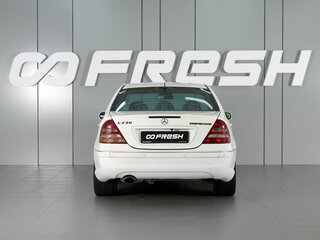 2005 Mercedes-Benz C-Класс 230 II (W203) Рестайлинг, белый, 777000 рублей, вид 4