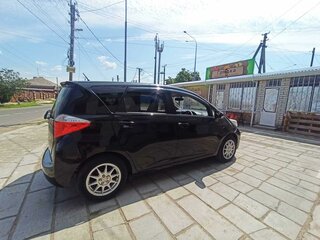 2014 Toyota Ractis II, чёрный, 850000 рублей, вид 3