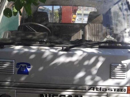 1992 Nissan Atlas, белый, 2300000 рублей, вид 2