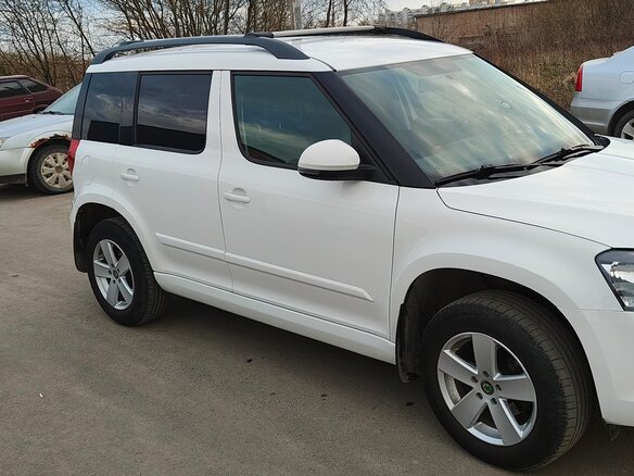 2015 Skoda Yeti I Рестайлинг, белый, 1535000 рублей - вид 2