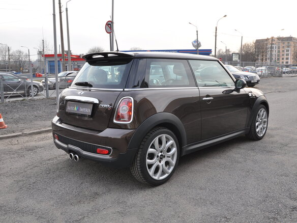 2010 Mini Hatch Cooper S II (R56) Рестайлинг, коричневый - вид 1
