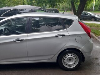 2013 Hyundai Solaris I, серебристый, 1450000 рублей, вид 4