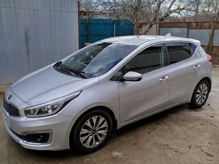 2017 Kia Ceed II Рестайлинг, серебристый, 1720000 рублей, вид 1