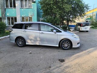 2014 Toyota Wish II Рестайлинг, серебристый, 1550000 рублей, вид 4