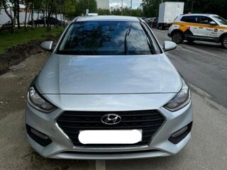 2018 Hyundai Solaris II, серебристый, 1650000 рублей, вид 2