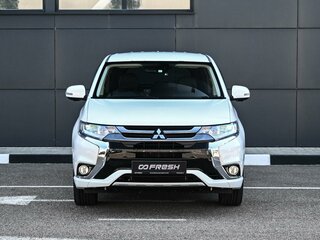 2015 Mitsubishi Outlander PHEV III Рестайлинг 2, белый, 2049000 рублей, вид 3