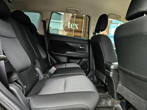 2017 Mitsubishi Outlander III Рестайлинг 2, чёрный, 1825000 рублей - вид 16
