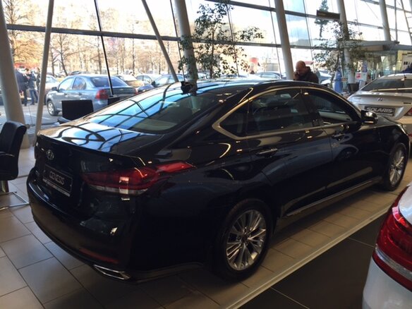 2015 Hyundai Genesis II, чёрный - вид 1