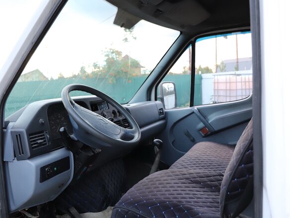 1997 Mercedes-Benz Sprinter, белый, 450000 рублей - вид 2