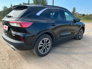 2020 Ford Escape IV, чёрный, 1560000 рублей, вид 4